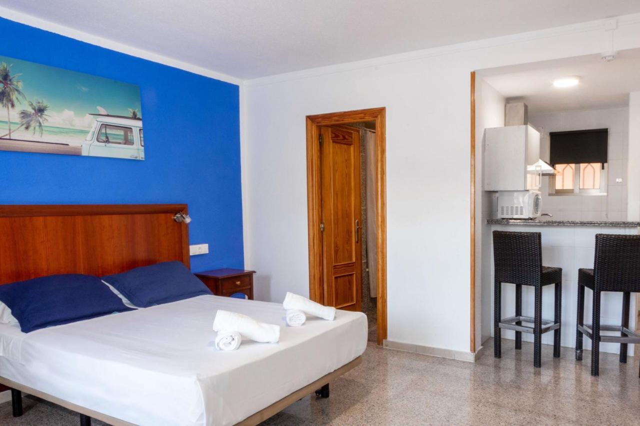 Apartamentos Palasiet Benidorm Bagian luar foto