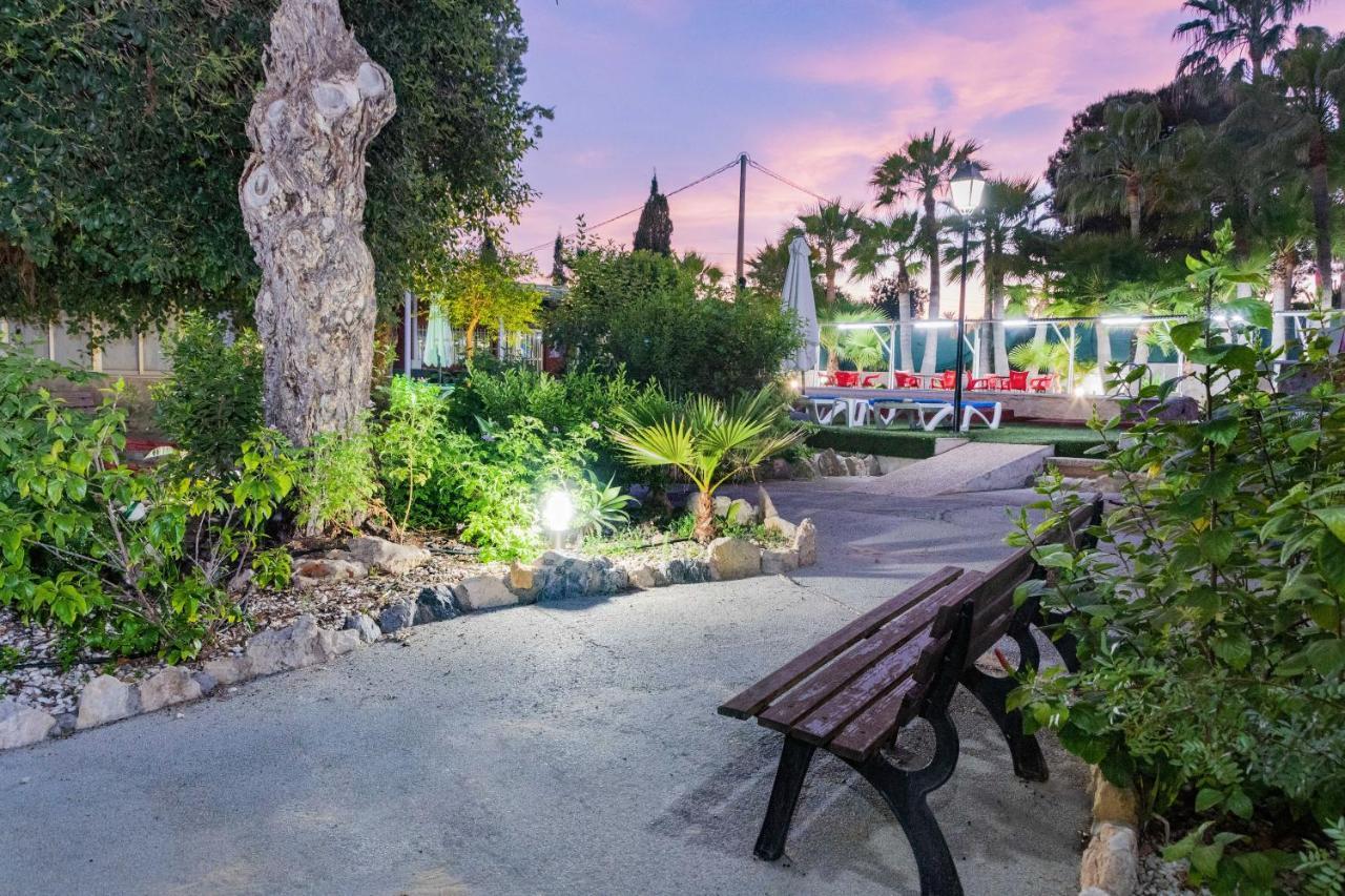 Apartamentos Palasiet Benidorm Bagian luar foto