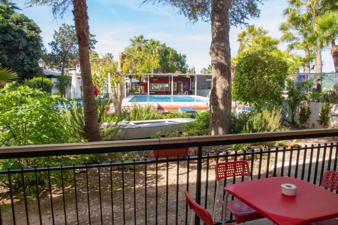 Apartamentos Palasiet Benidorm Bagian luar foto